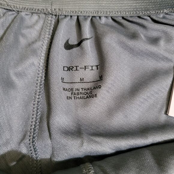 Nike Fly Women's Basketball Shorts Grey Gunsmoke Silver Dri-Fit Size Medium M - Picture 6 of 17